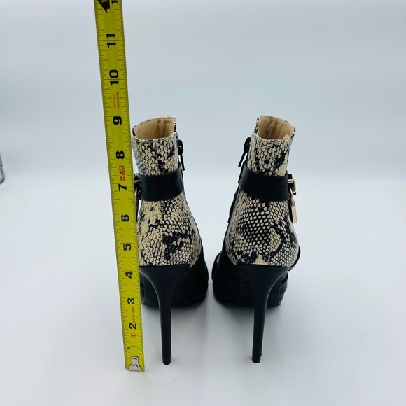 NEW SHOEDAZZLE FAUX SNAKE SPRINT LOCK MUTLI STRAP ABOVE ANKLE HEEL BOOTS - Picture 5 of 8